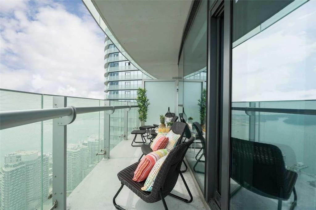 New Superior Lakeview Luxury 3-Bedroom Suite On 48 Floor Toronto Exterior foto