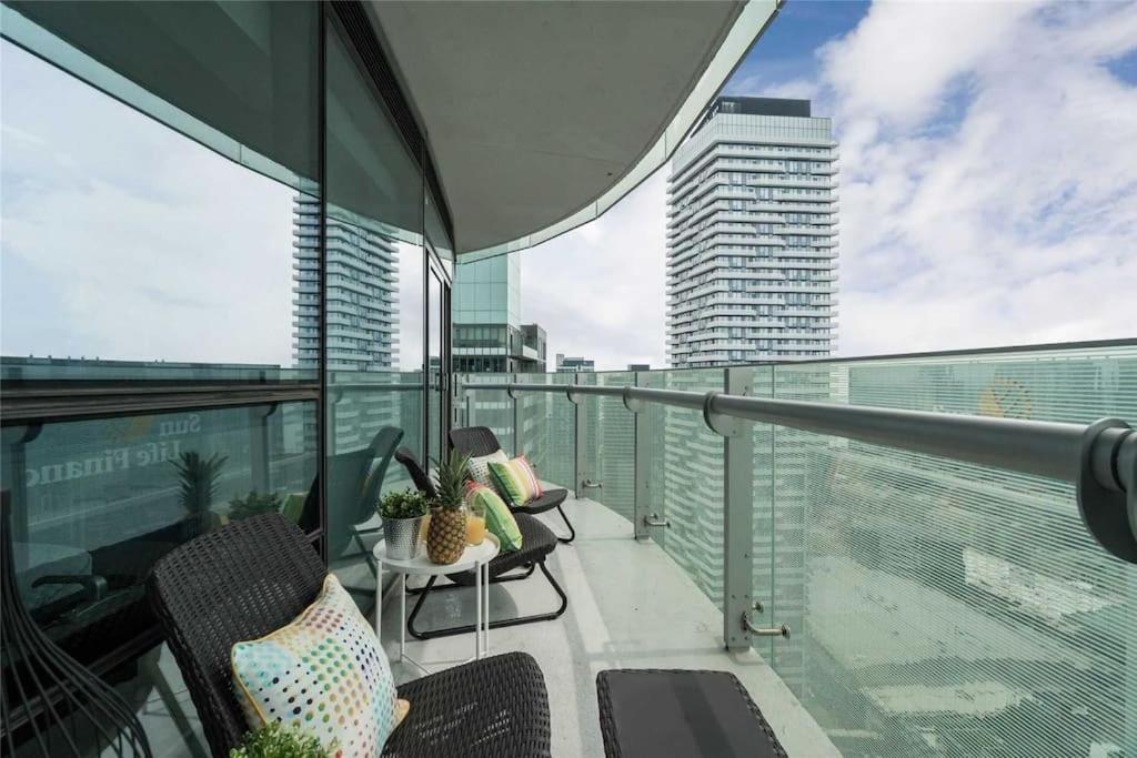 New Superior Lakeview Luxury 3-Bedroom Suite On 48 Floor Toronto Exterior foto